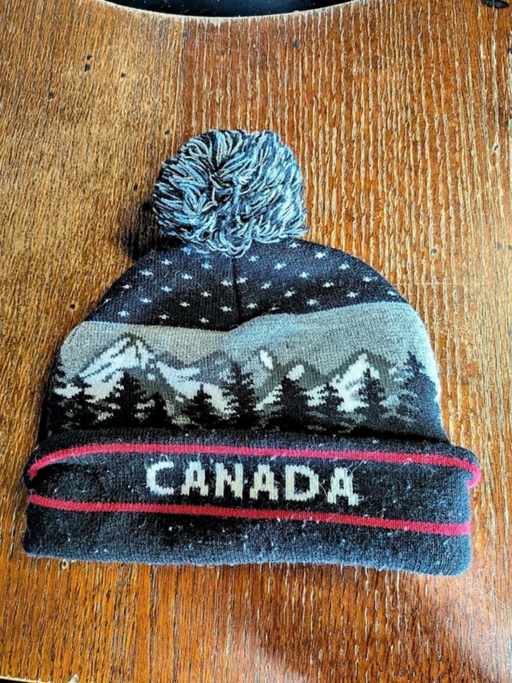 Kids Canada Mountain Knit Pom Hat
